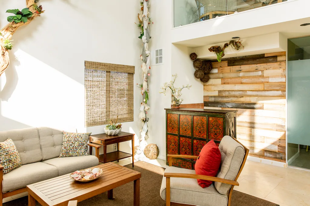 Natural light in the real Spa Soleil lounge